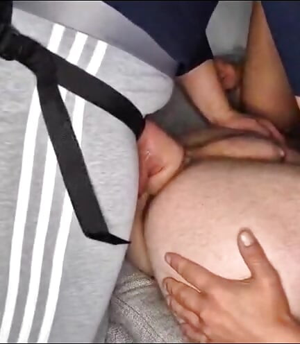 Penguasaan strap-on besar