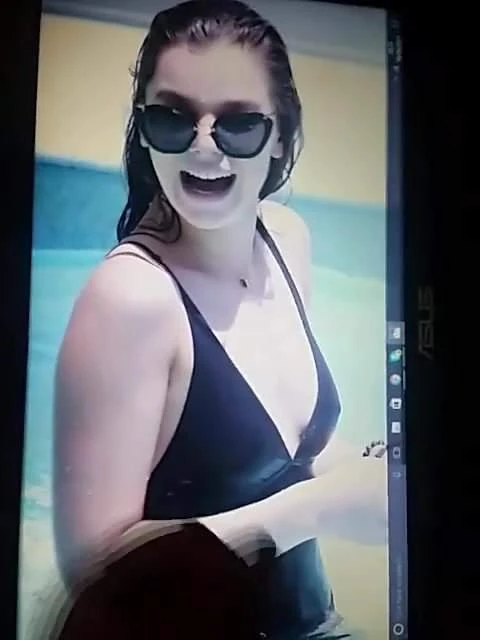Hailed Steinfeld Cum Tribute