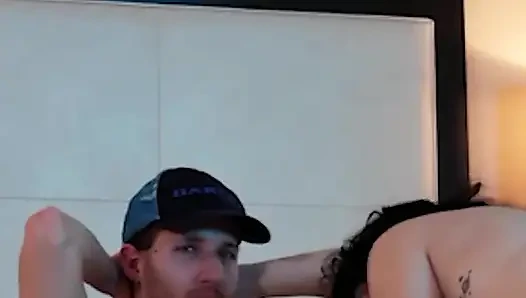 Süper seksi minyon dövmeli genç kız yarak emiyor - derleme 3