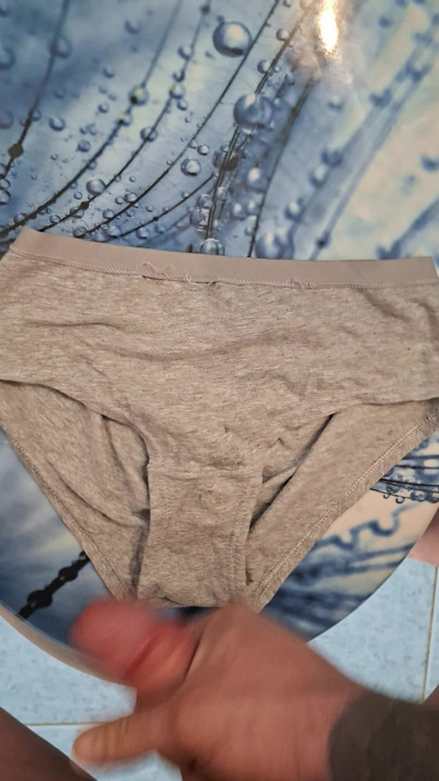 I squirt on my stepdaughter's panties