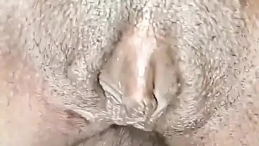 Bu fahişenin götünden sikişiyorum