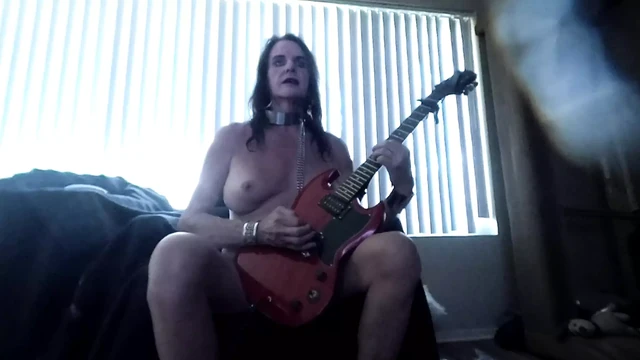 Lizzy Yum and The Paranoyds - Carnage Bargain cover (with boobies)
