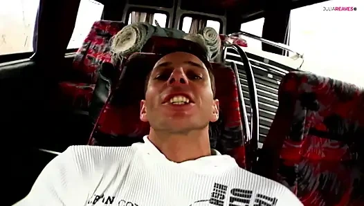 Erst im auto, dann die blonde freundin zu hause gefickt