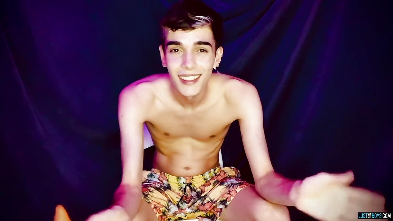 試してみる素晴らしい新しいお尻のおもちゃ