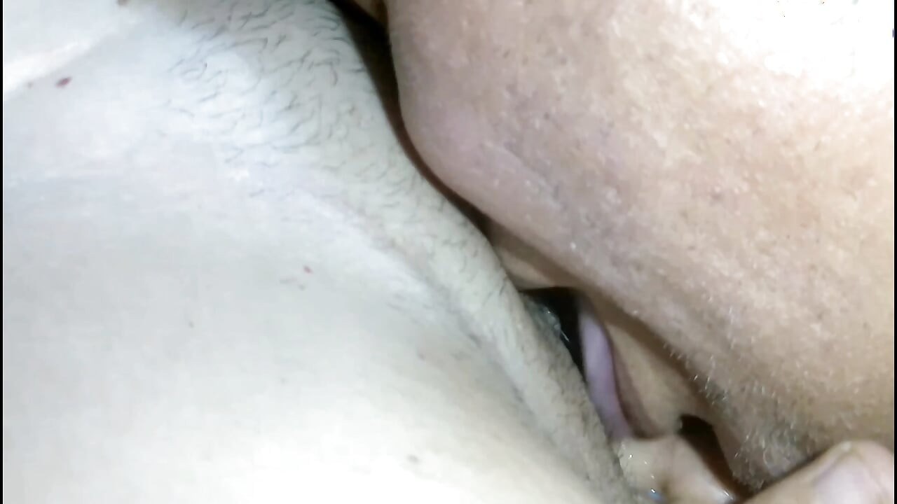 Eu quero gravar meu marido comendo a buceta de outra mulher, você se atreve?