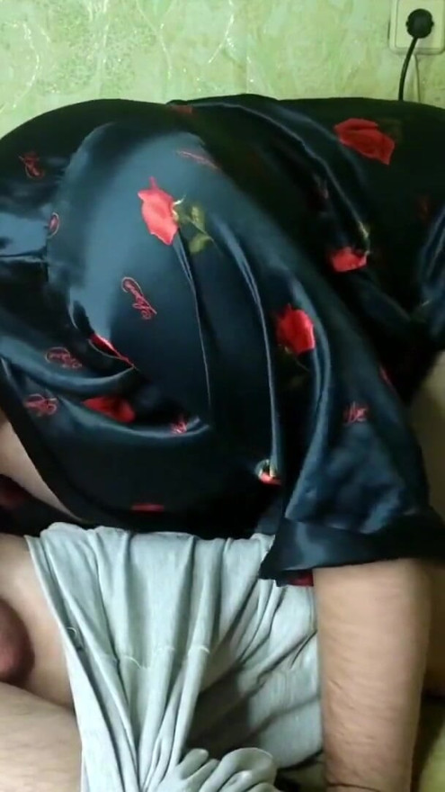 Evening blowjob before going to bed | Clip 1