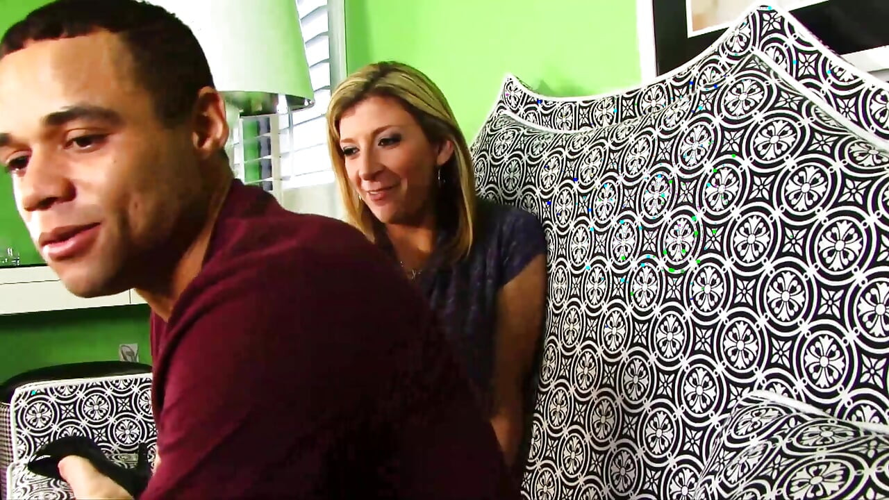 Two lesbian milfs make happy a lucky boy