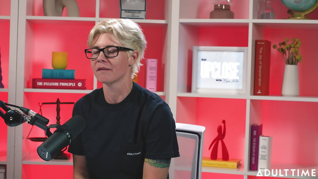 Octavia Red: Crescendo Christian &Loving Gay Porn - the Adult Time Podcast