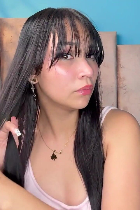 Jeg kæmmede mit hår som en god pige