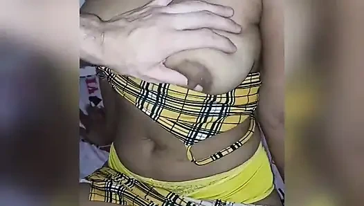 Temanku rehat sebentar dan aku menjemputnya