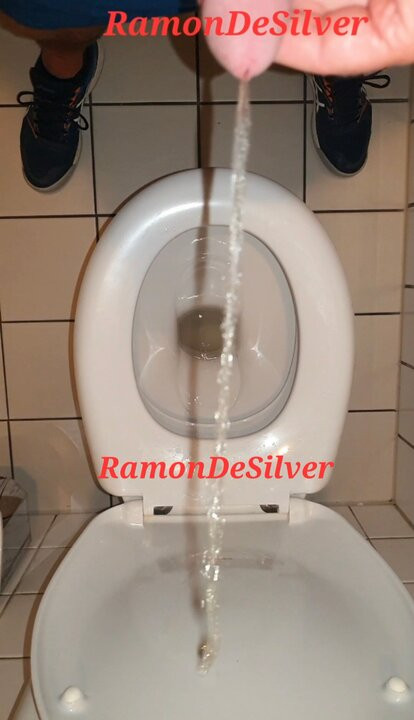 Master Ramon pisses bistro toilet full, poor toilet lady, sorry, but that makes me extremely horny