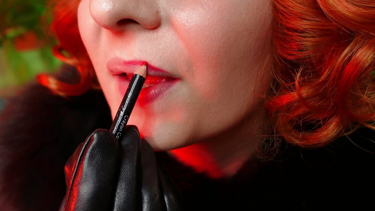 Lipstick fetish video - lady in fur close ups
