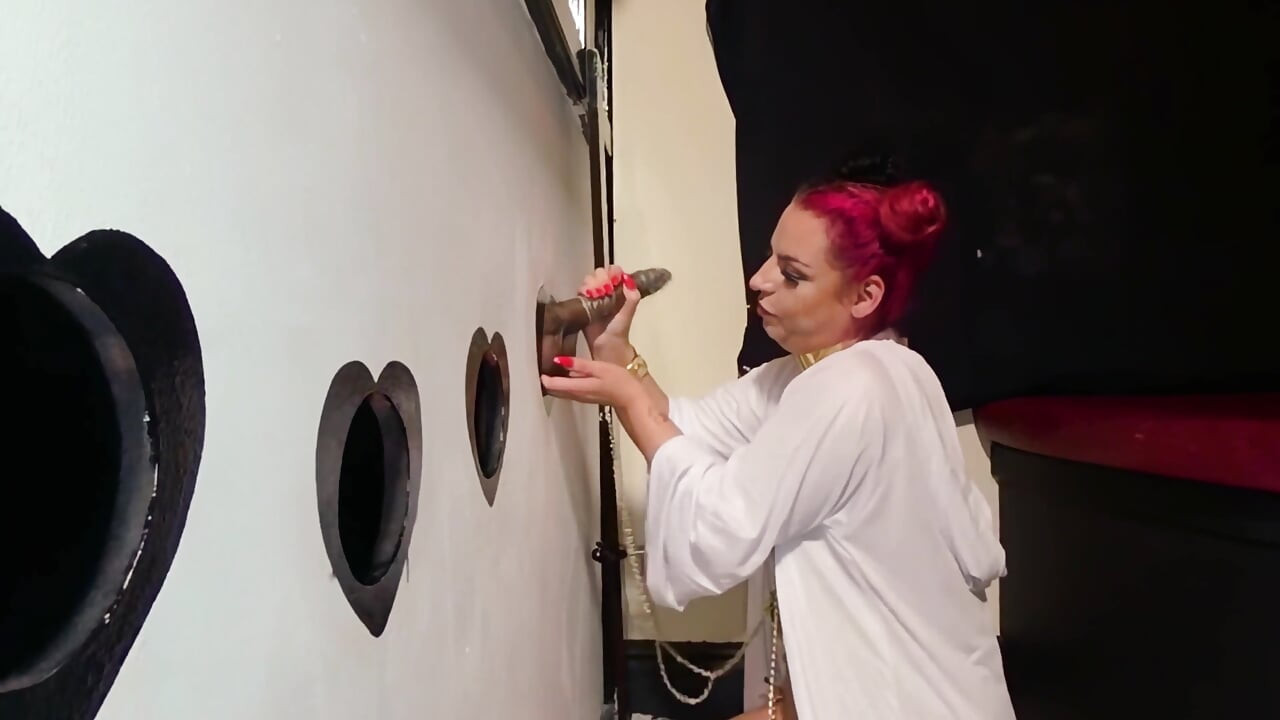 Cheri Pi - Double fonctionnalité - baise et pipe en latex - 3 scènes de glory hole