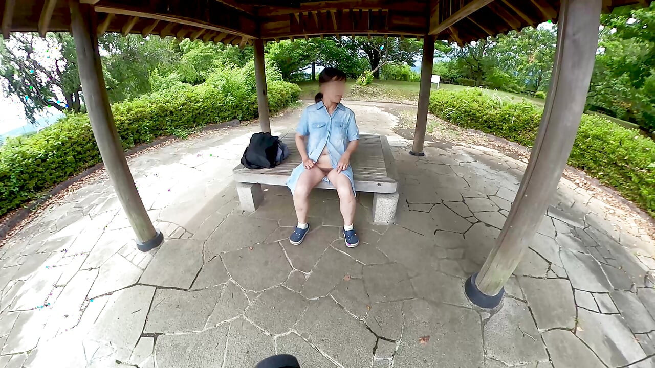Exposed walk in a large park Changing clothes, cunnilingus, blowjob, completely naked   Outdoors08