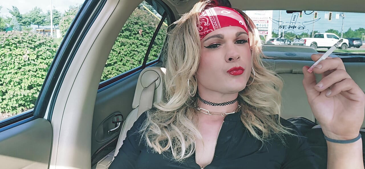 Kylie Babes Smoking Fetish Car Play