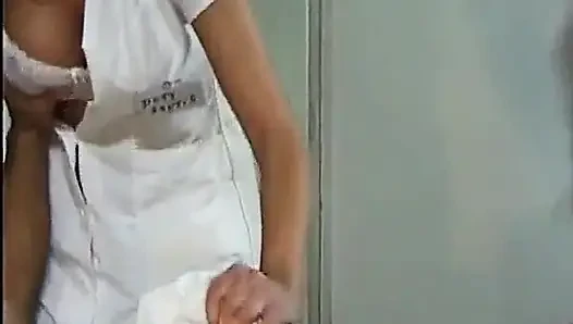 Sexy scarlette in VIZI MOLTO PRIVATI szene 01
