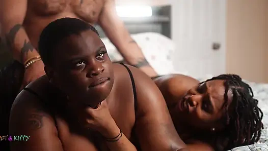 Yarak ft marley moore ve kittylove'yu paylaşıyor