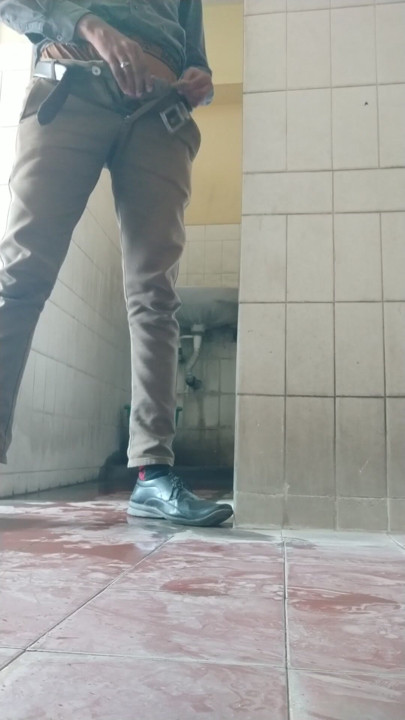 Tamil10inches pissing session | Clip 2