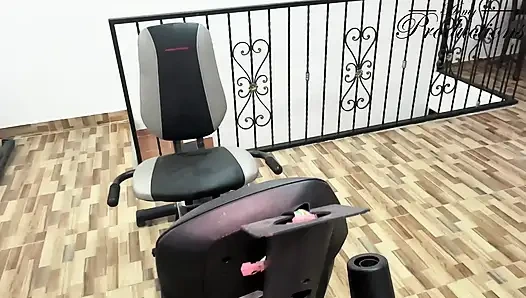 Gym Maintenance Guy Gets a Deepthroat Reward - Natural Beauty