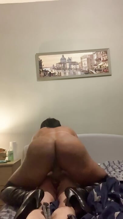 Aylla parece um touro quando fode um homem fraco