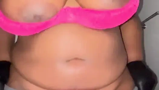 Cewek seksi ini lagi asik sampai berdenyut di hari valentine! (Bagian 2)