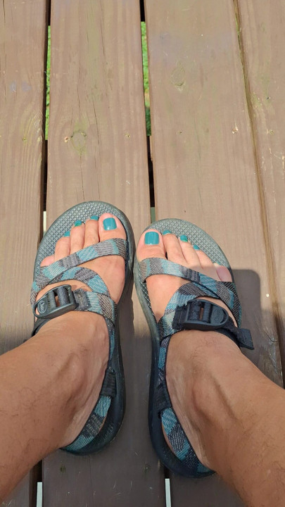 Take off my sandals and let me put my toes in your mouth