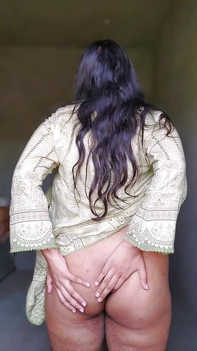 Hot Desi girl fuck her pussy and fingering very horny girl Show nudes for bf xxx video mms