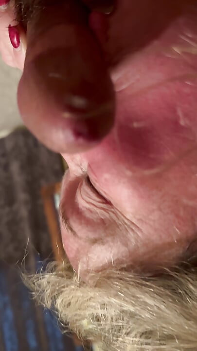 자지를 따먹는 아빠, 뼈 메이든 스트립과 빨기