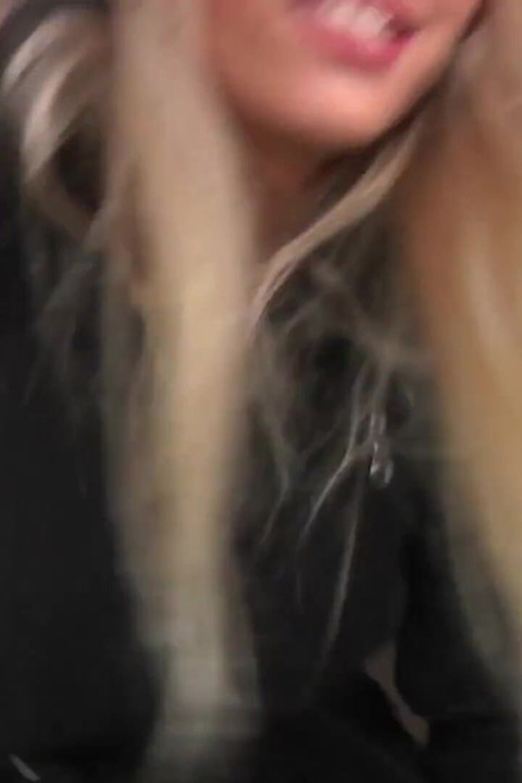 Blondynka Ostro Zerżnięta W Fick Bus