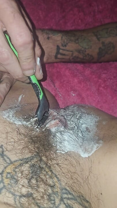 Golenie wielkiej owłosionej cipki Sexywifedd