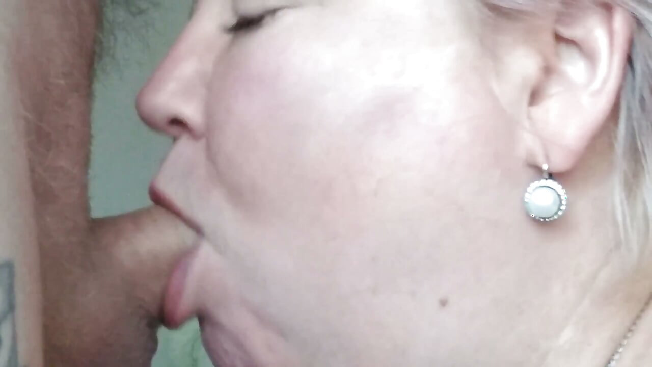 Teściowa uwielbia to, kiedy wypełniam jej usta spermą 6