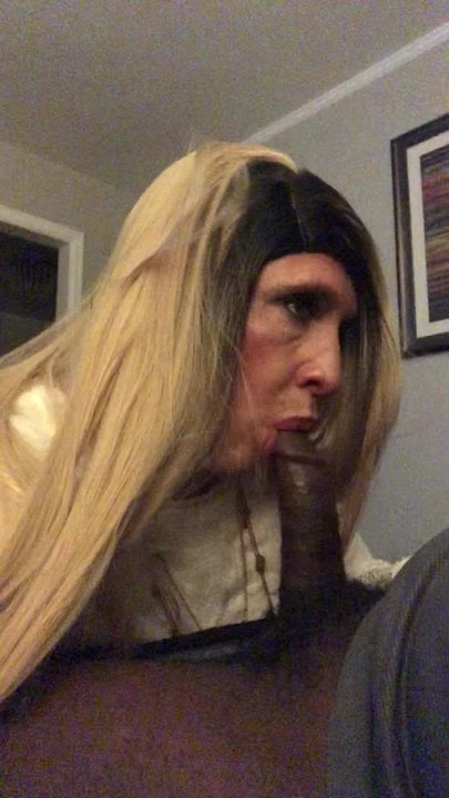 Clarissa sucking another BBC