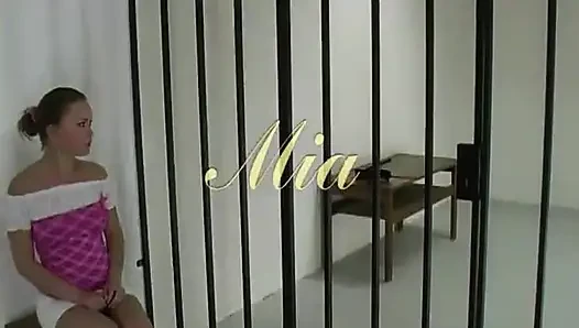 Mia çıplak sırt kırbaç klasiği0987