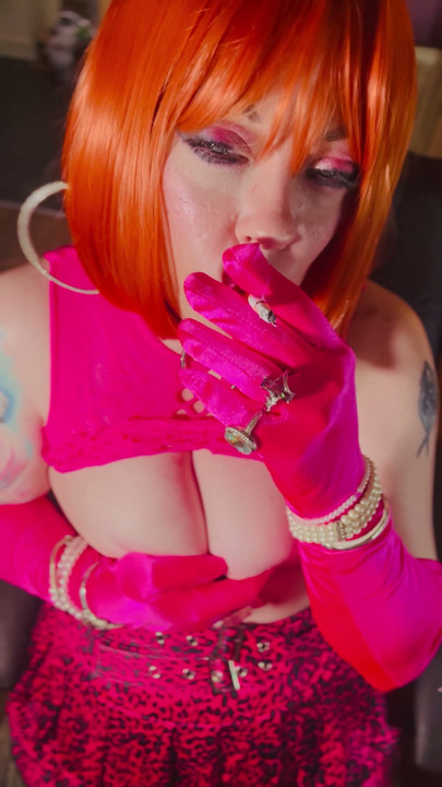 Gloved Ginger Slut Tina Snua Gets Her Tits Out As She Smokes - Smoking Natural Tits Amateur Gloves Jewellery | Clip 1