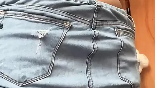 Home video of a sexy Latina college girl getting completely wet. Alone at home.