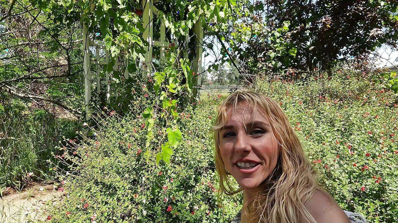 I Squirted and Got Huge Facial Outdoors