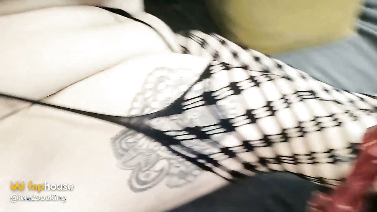 ise meri moti chodne laayak mammi ki gand men daalo aur meri phuhaar nikaalo