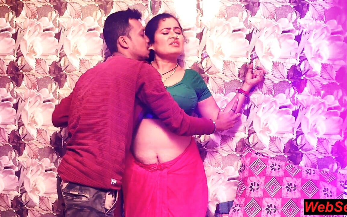 Juicy Bhabhi Hardcore Sex with Devar! Bhabhi Sex