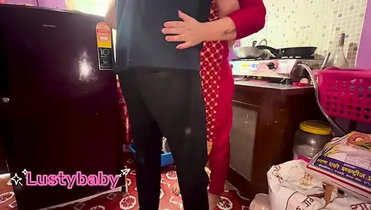 Секс непальской пары на кухне