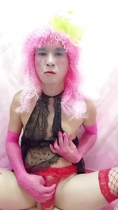 Oanh Le transgender i sexiga kläder porr kuk
