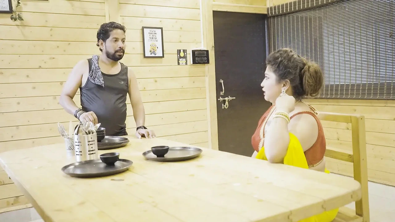 丈夫和妻子都和他们的仆人一起性交，一个重口味三人性爱故事