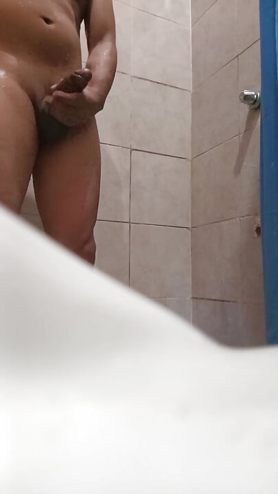 Duchandose en casa ajena