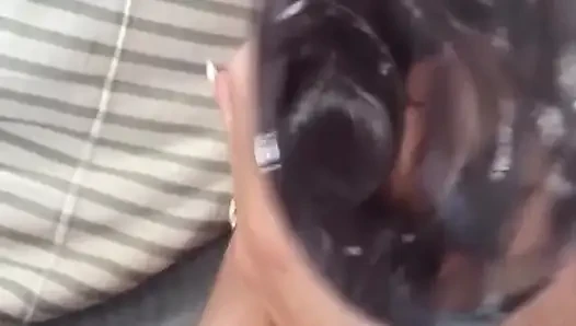 Blonde MILF bekommt ihre löcher gedehnt und gefüllt