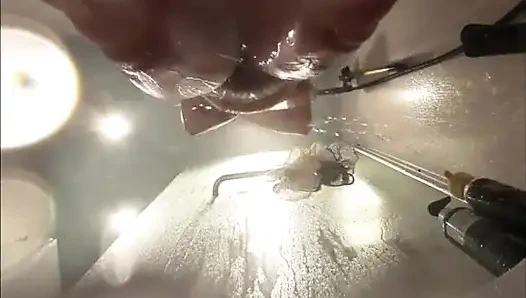 Webcam unter dem bad im stiefschwestern. Feuchte muschi nach dem sex mit freund