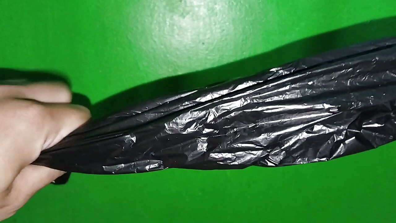 Beginner Guide: How to Use a Dildo Safely and Comfortably