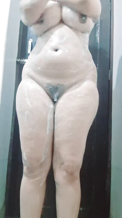 Desi indian girl 20 year old bathroom video riya desi hot indian