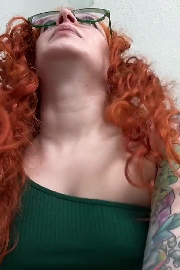 Futadom hace el maquillaje de mariquita y luego lo arruina con de cara y facial