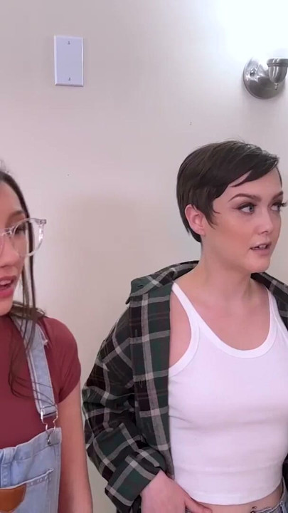 The House Bunny 1: Fucking Like A Lady - Charlotte Sins, Maya Woulfe, Bunny Madison & Jade Valentine | Clip 2