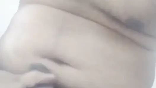 Yalnız adamın yarağı seni daha uzun saatler boyunca sikiyor.