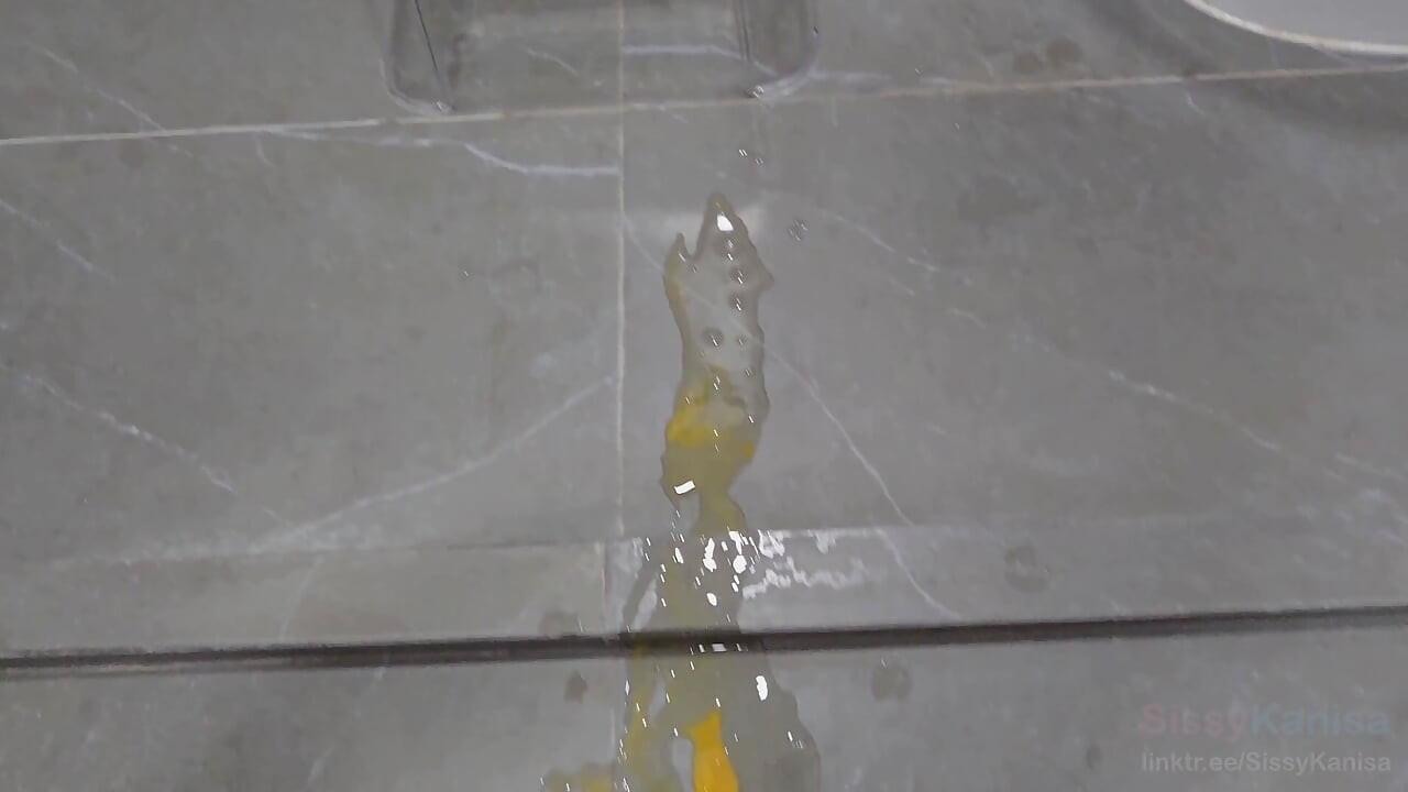 Sissy Kanisa Eat Fresh Egg From Her Ass